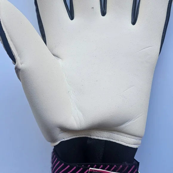 Goalkeeper Gloves Adidas Size 11 - Picture 6 of 6
